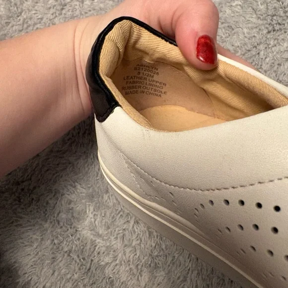 Kate Spade Shoes - Picture 7 of 8